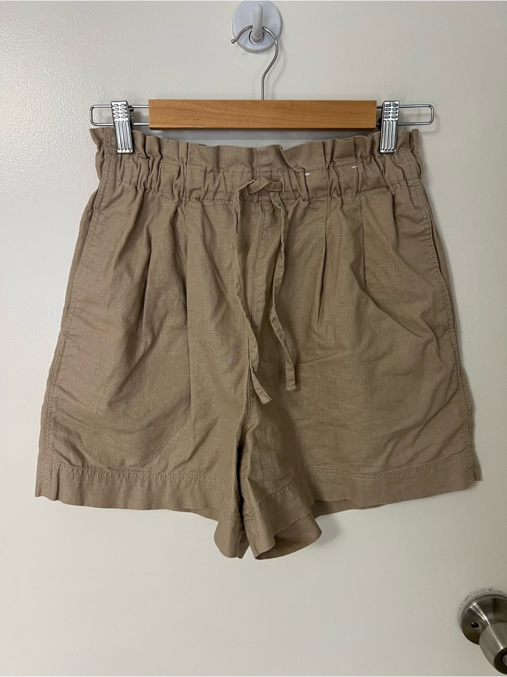 Uniqlo Tan Paperbag High Waister Drawstring Shorts Minimalist Mom Shorts Linen